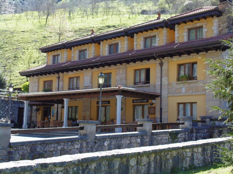 Logis Hotel Restaurante La Casa De Juansabeli - Genel