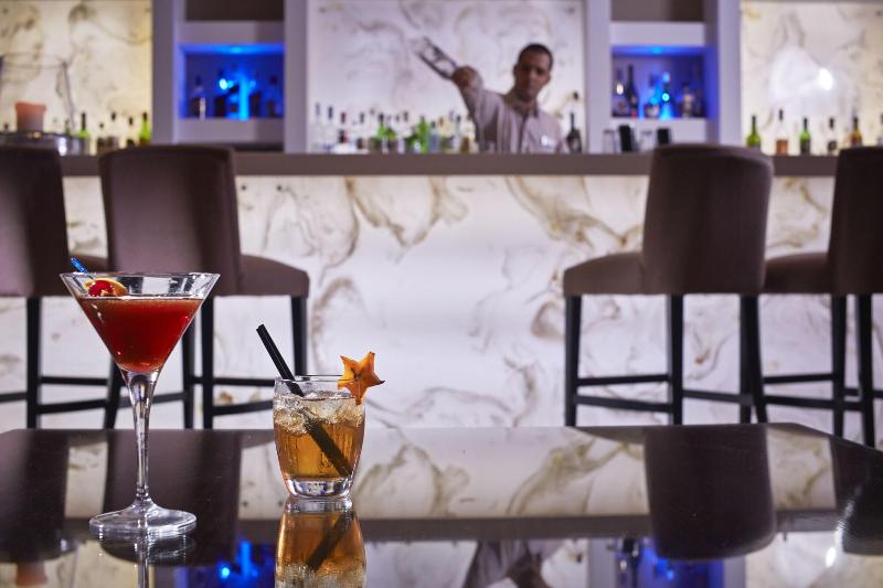 Atlantica Aphrodite Hills Hotel - Bar