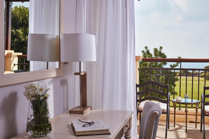 Atlantica Aphrodite Hills Hotel - Oda