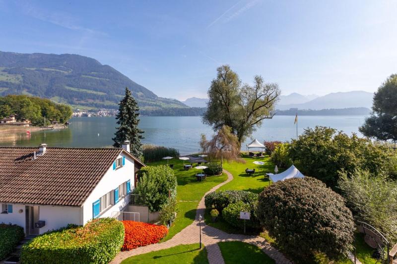 Schloss-Hotel – Swiss-Chalet Merlischachen - Oda