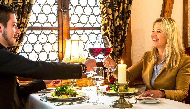 Schloss-Hotel – Swiss-Chalet Merlischachen - Restoran