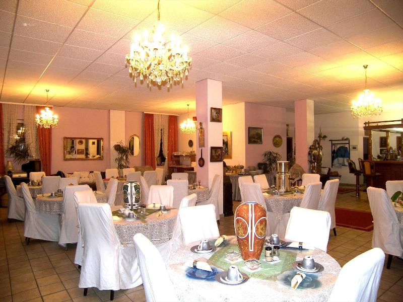 Hotel Attaché Frankfurt Airport Raunheim - Lobi