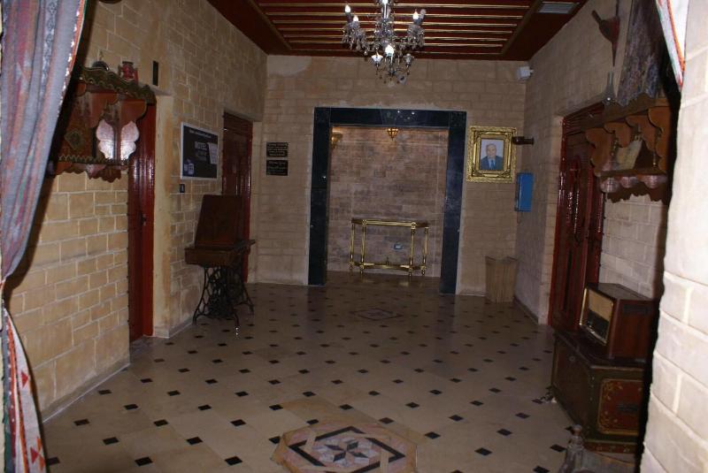 Hotel Donia - Lobi