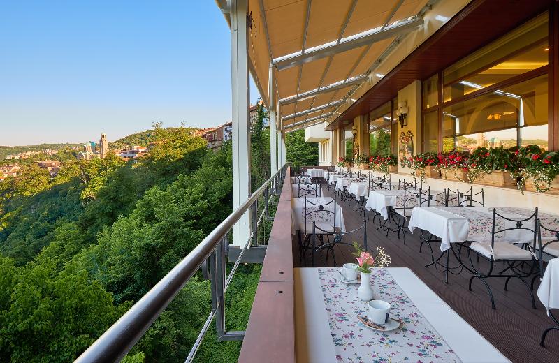 Yantra Grand Hotel -Sharlopov Hotels - Teras
