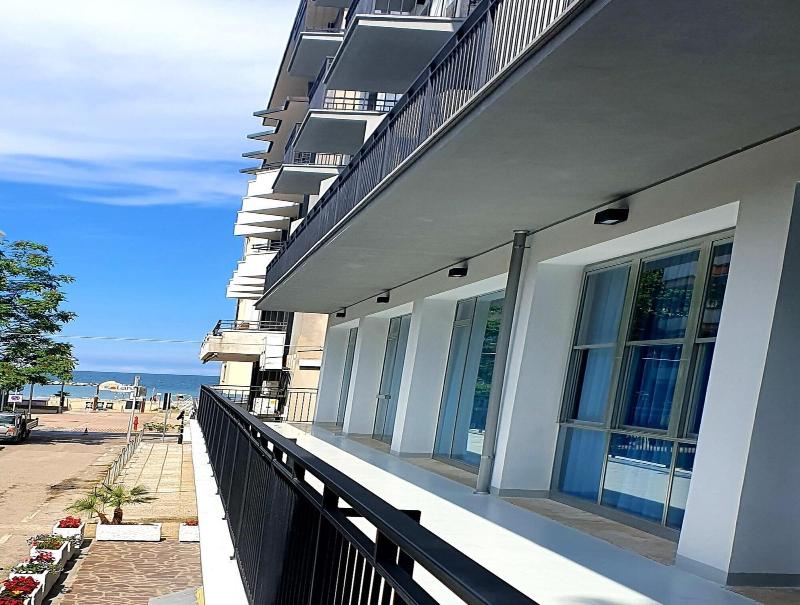Lively Hotel - Genel
