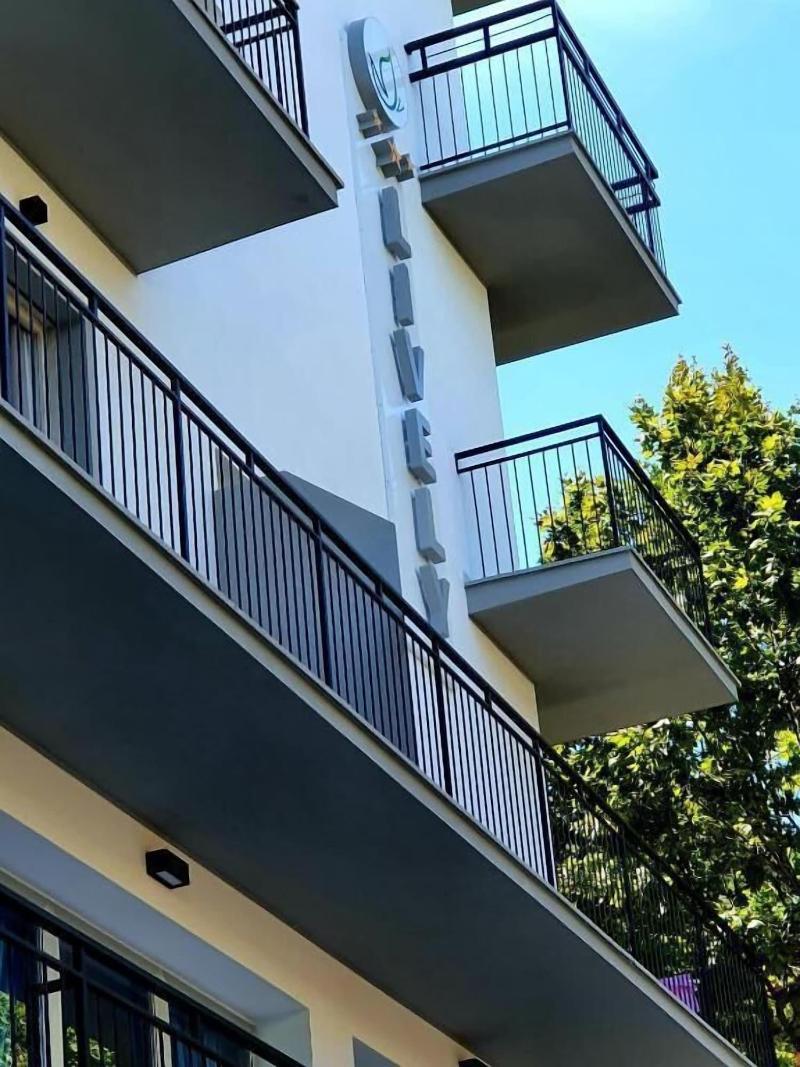 Lively Hotel - Genel