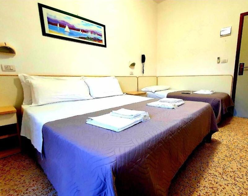 Lively Hotel - Oda