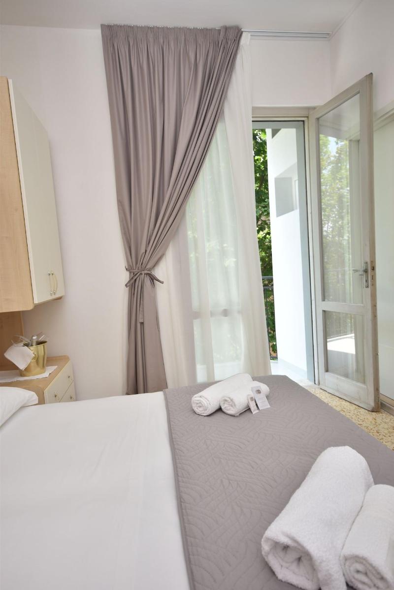 Lively Hotel - Oda