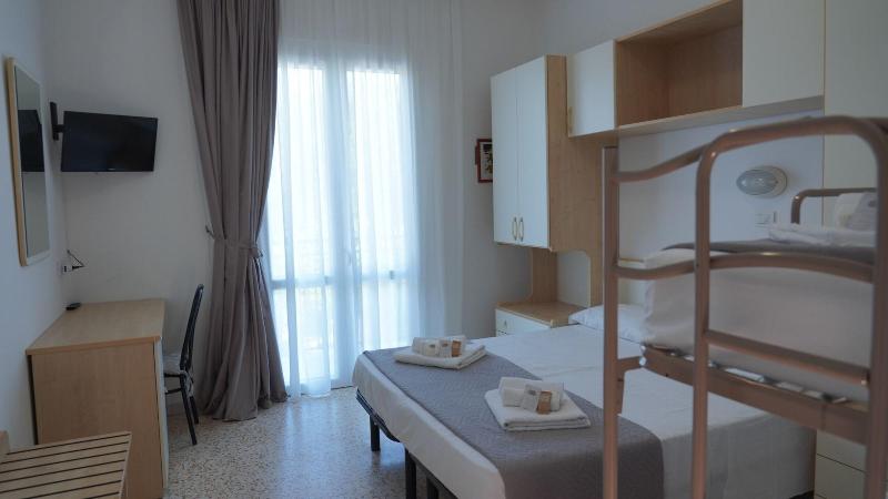Lively Hotel - Oda