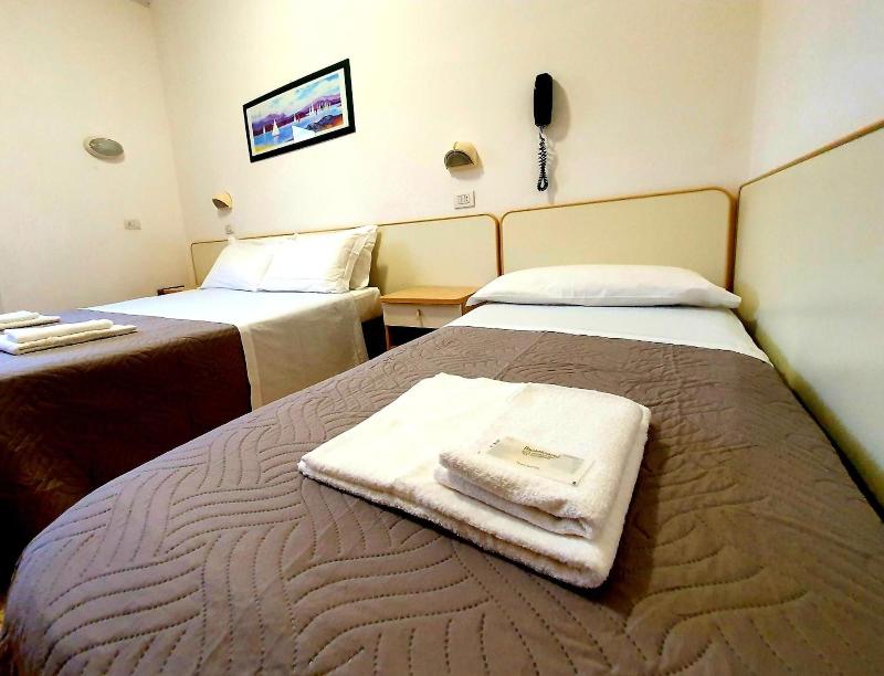 Lively Hotel - Oda