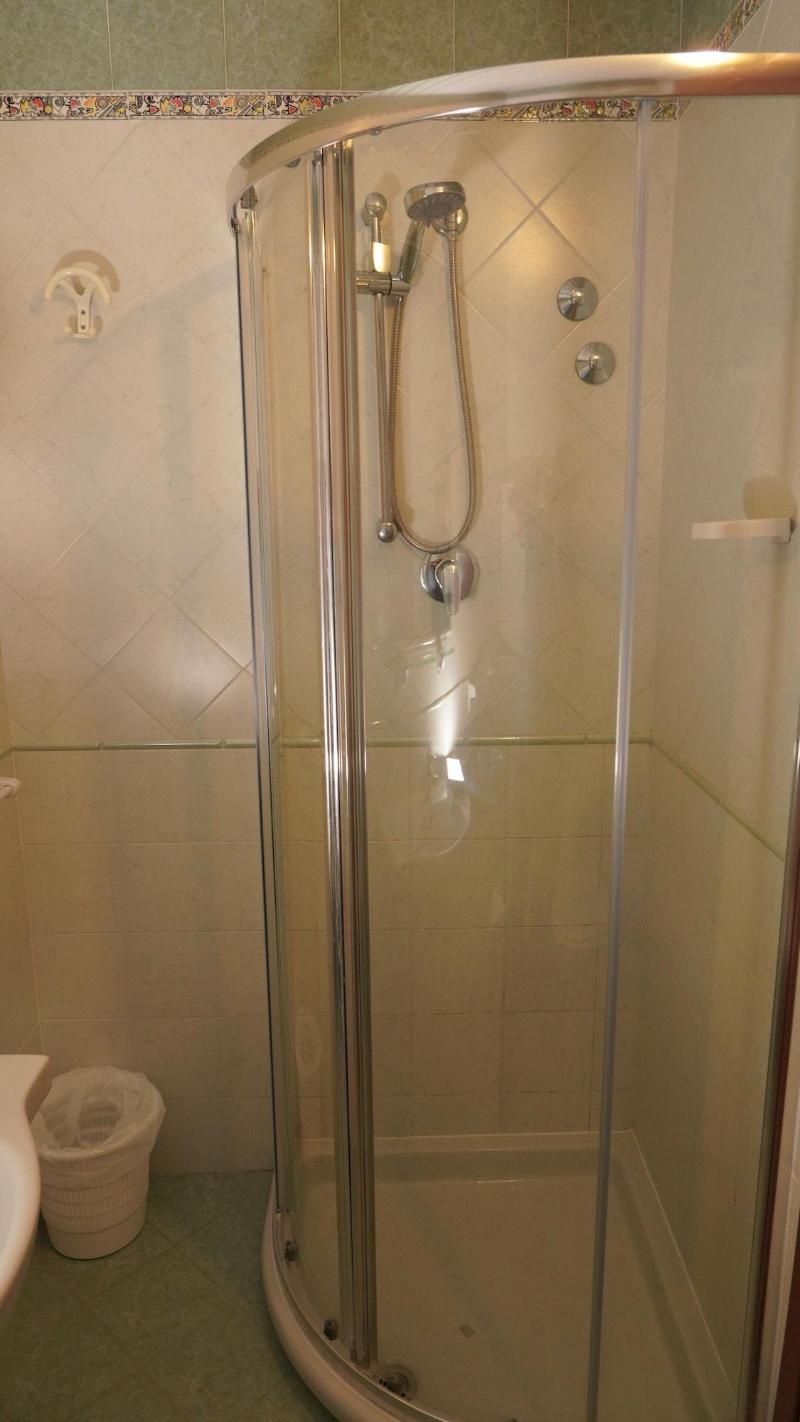 Lively Hotel - Oda