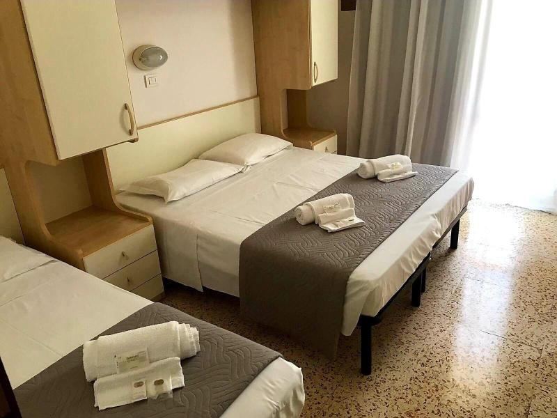 Lively Hotel - Oda