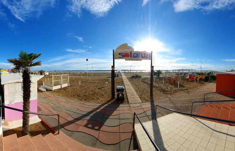 Lively Hotel - Plaj