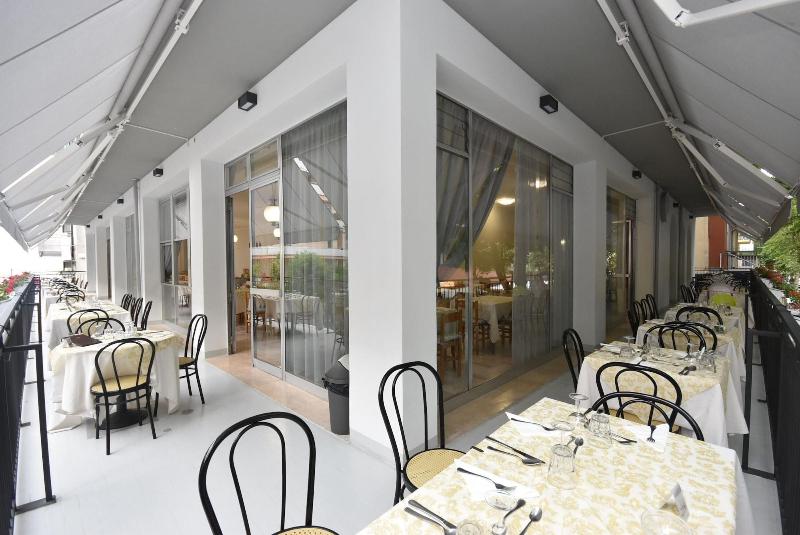Lively Hotel - Restoran