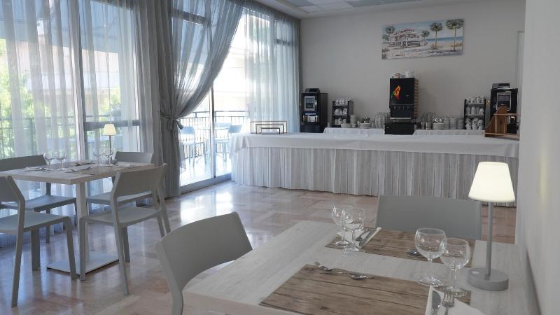 Lively Hotel - Restoran