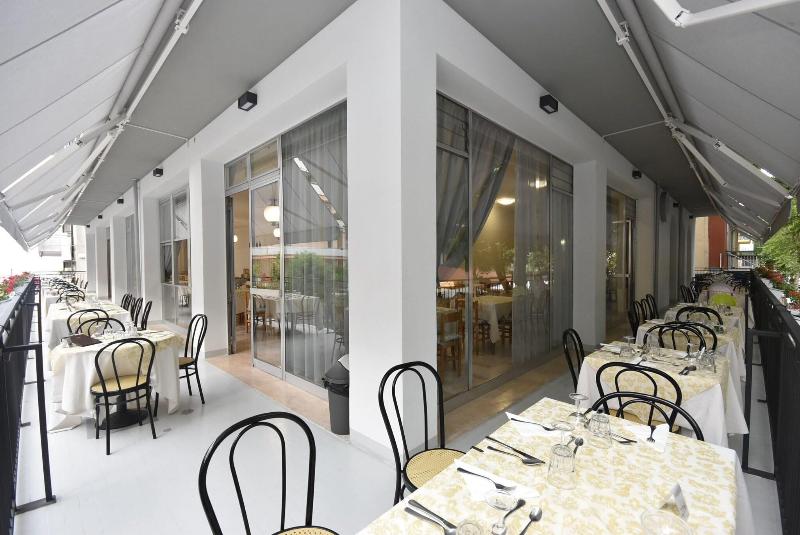 Lively Hotel - Restoran