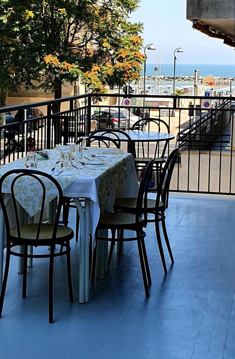 Lively Hotel - Restoran
