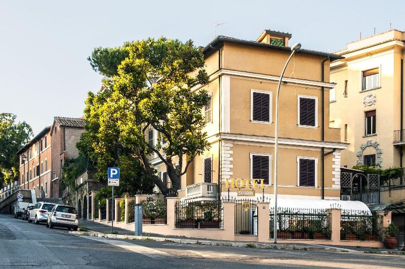 Sourire Hotel - Genel