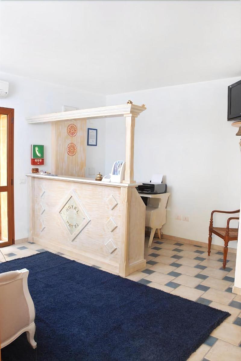 Hotel Patti - Lobi
