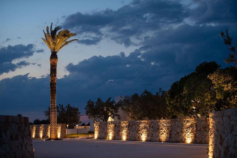 Grotta Palazzese Beach Hotel - Genel