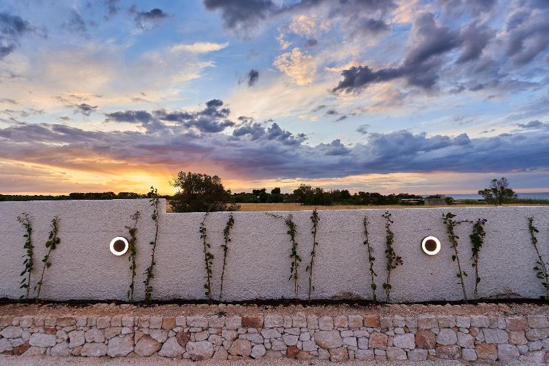 Grotta Palazzese Beach Hotel - Genel