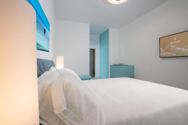 Grotta Palazzese Beach Hotel - Oda