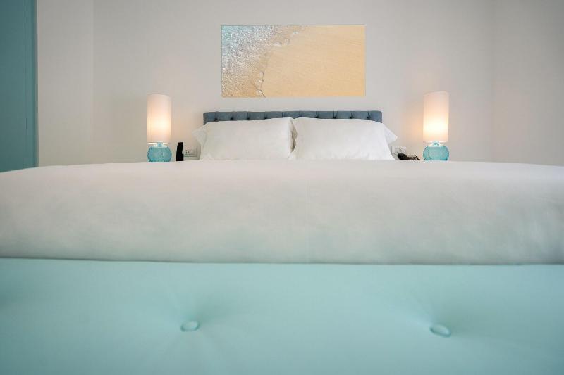 Grotta Palazzese Beach Hotel - Oda