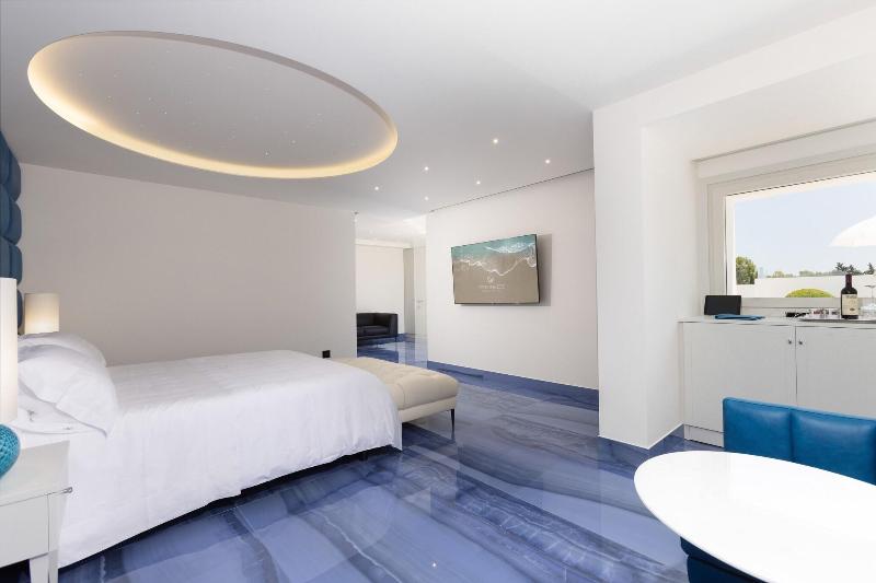 Grotta Palazzese Beach Hotel - Oda