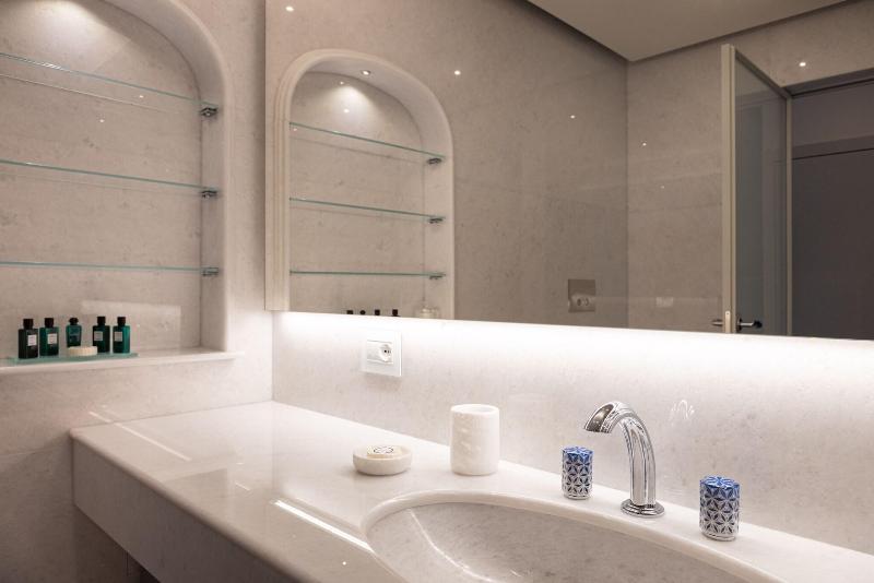 Grotta Palazzese Beach Hotel - Oda