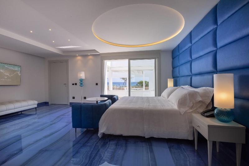 Grotta Palazzese Beach Hotel - Oda