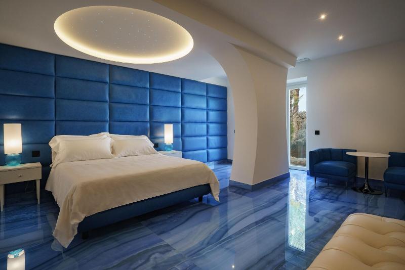 Grotta Palazzese Beach Hotel - Oda