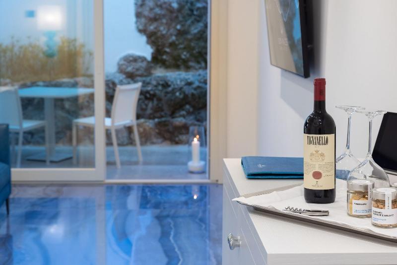 Grotta Palazzese Beach Hotel - Oda