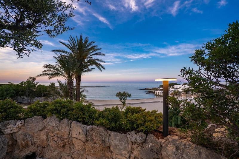 Grotta Palazzese Beach Hotel - Oda