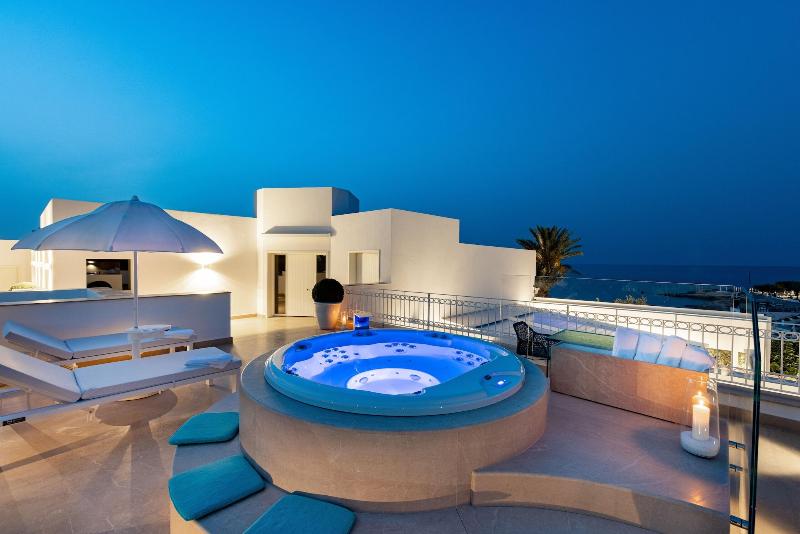 Grotta Palazzese Beach Hotel - Oda