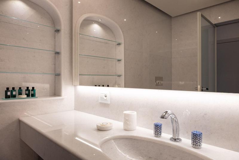 Grotta Palazzese Beach Hotel - Oda