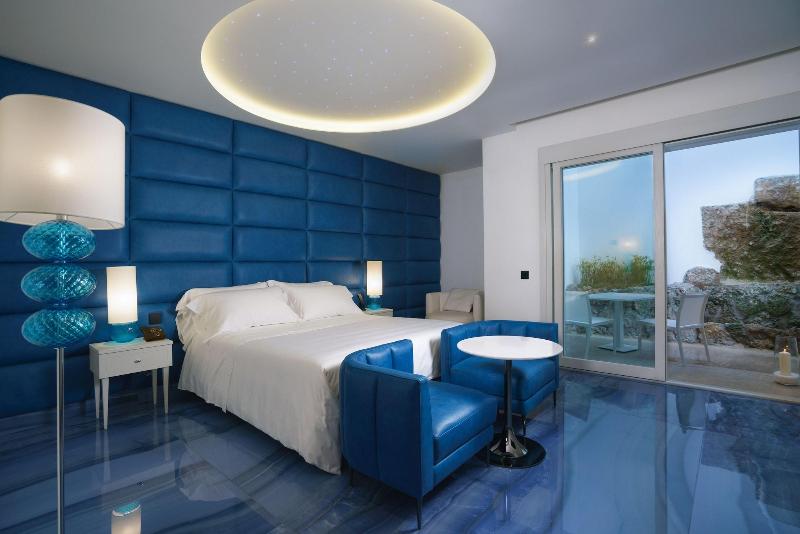 Grotta Palazzese Beach Hotel - Oda