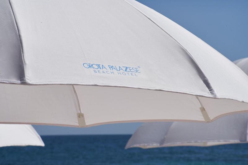 Grotta Palazzese Beach Hotel - Plaj