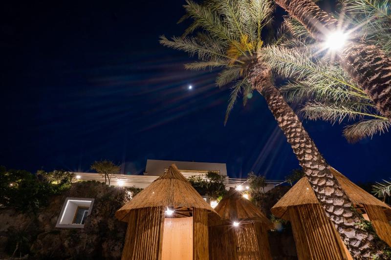 Grotta Palazzese Beach Hotel - Plaj