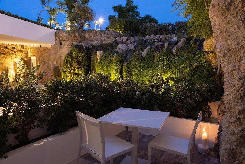 Grotta Palazzese Beach Hotel - Teras
