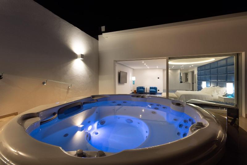 Grotta Palazzese Beach Hotel - Teras