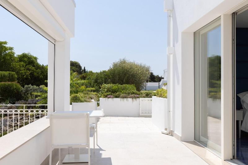 Grotta Palazzese Beach Hotel - Teras