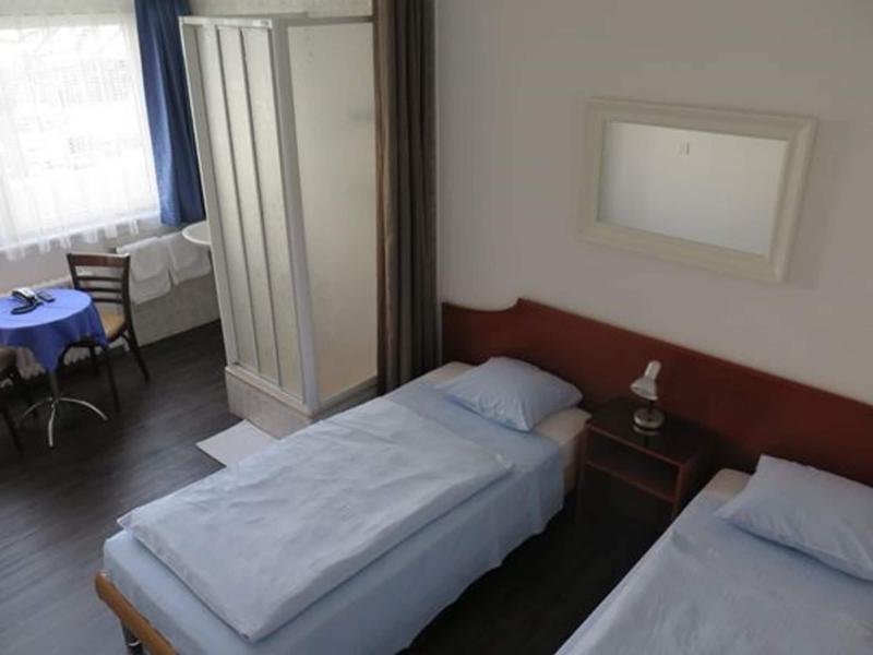 Hôtel Carmen SA - Oda