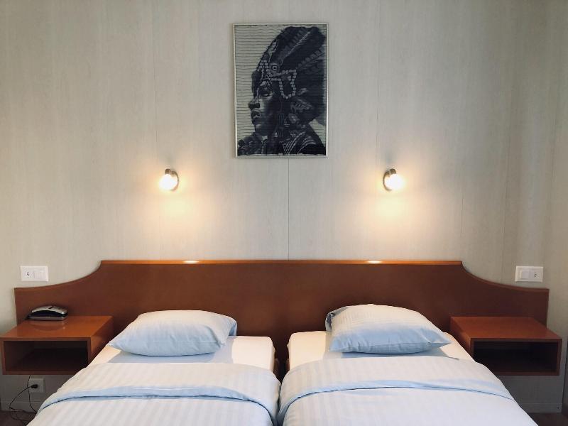 Hôtel Carmen SA - Oda