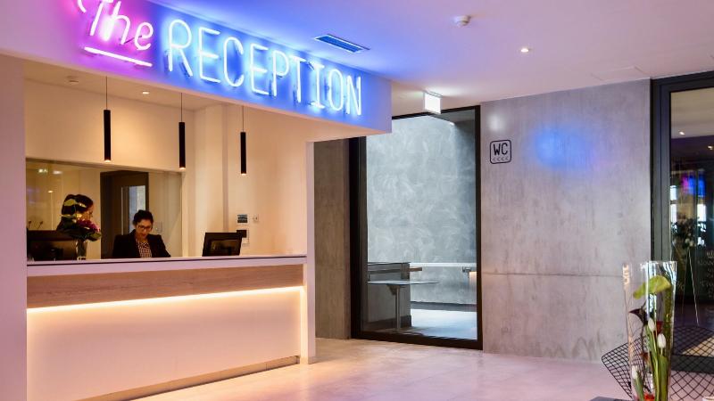 The Bowling Hotel - Lobi