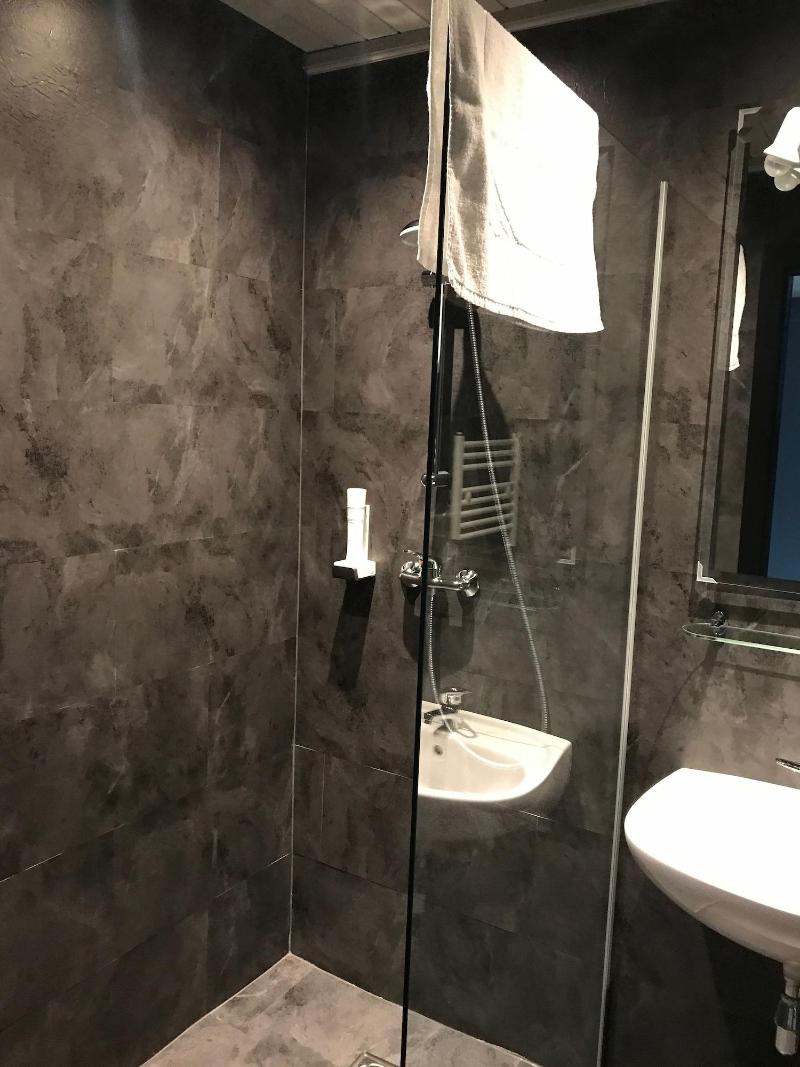 Basekamp Mountain Budget Hotel - Oda