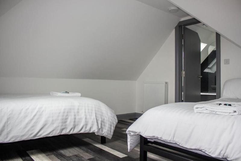 Crofts Hotel - Oda