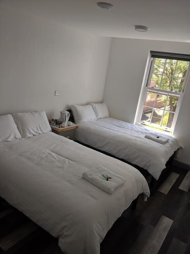 Crofts Hotel - Oda