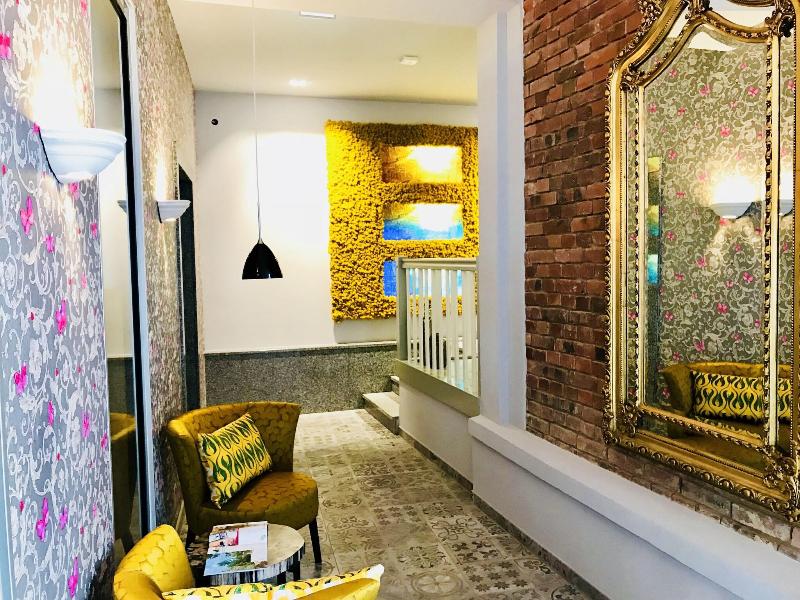 Moments Boutique Hotel - Lobi