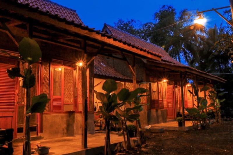 Cianjur Paddies Hostel - Oda