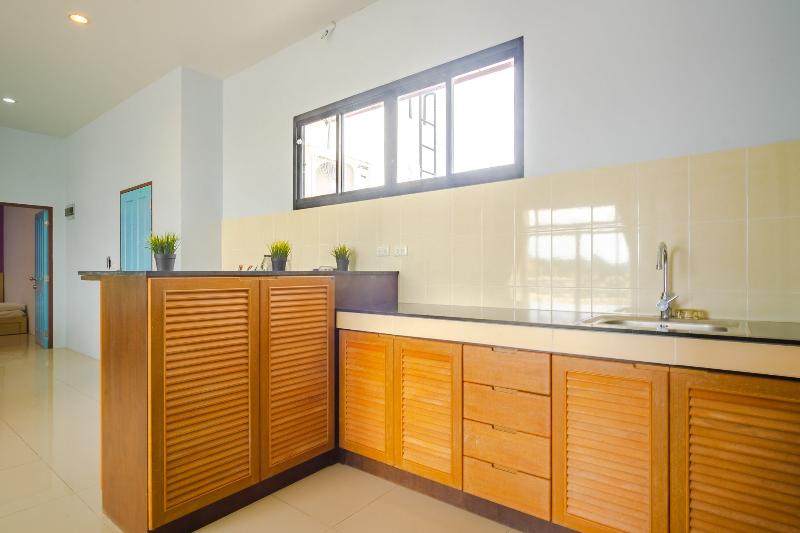 AJ Residence by ZUZU - Oda